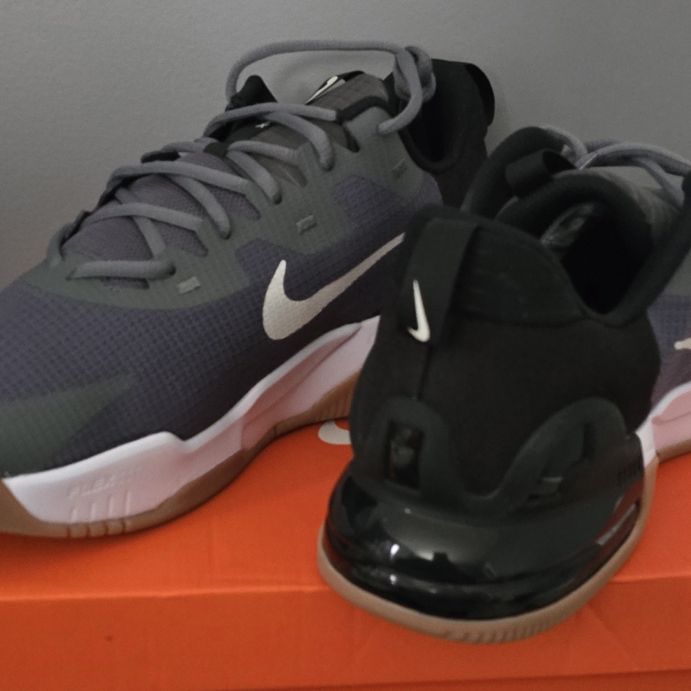 Nike Air Max Alpha in Grey and Black - Picture 3 of 12